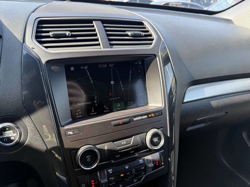 Used 2019 Ford Explorer XLT w/ Equipment Group 202A image 28