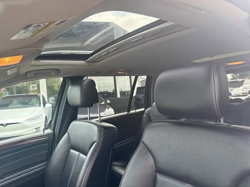 Used 2011 Mercedes-Benz GL 320 BlueTEC 4MATIC w/ Premium 2 Pkg image 30