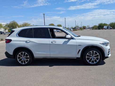 Used 2022 BMW X5 xDrive45e w/ Climate Comfort Package image 6