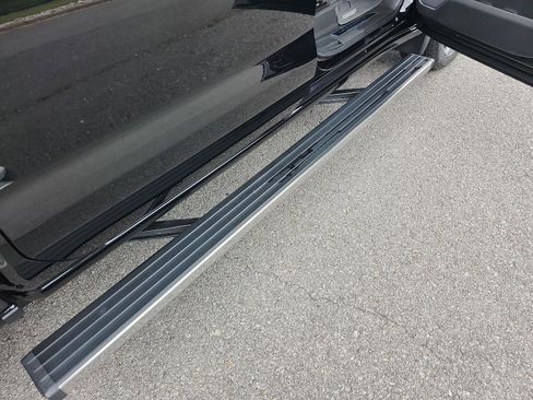 Used 2023 GMC Sierra 1500 Denali Ultimate AWD/4WD image 8