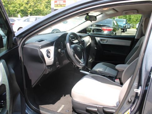 Used 2017 Toyota Corolla LE FWD image 22