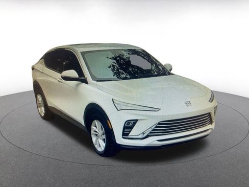 Used 2025 Buick Envista Preferred image 8