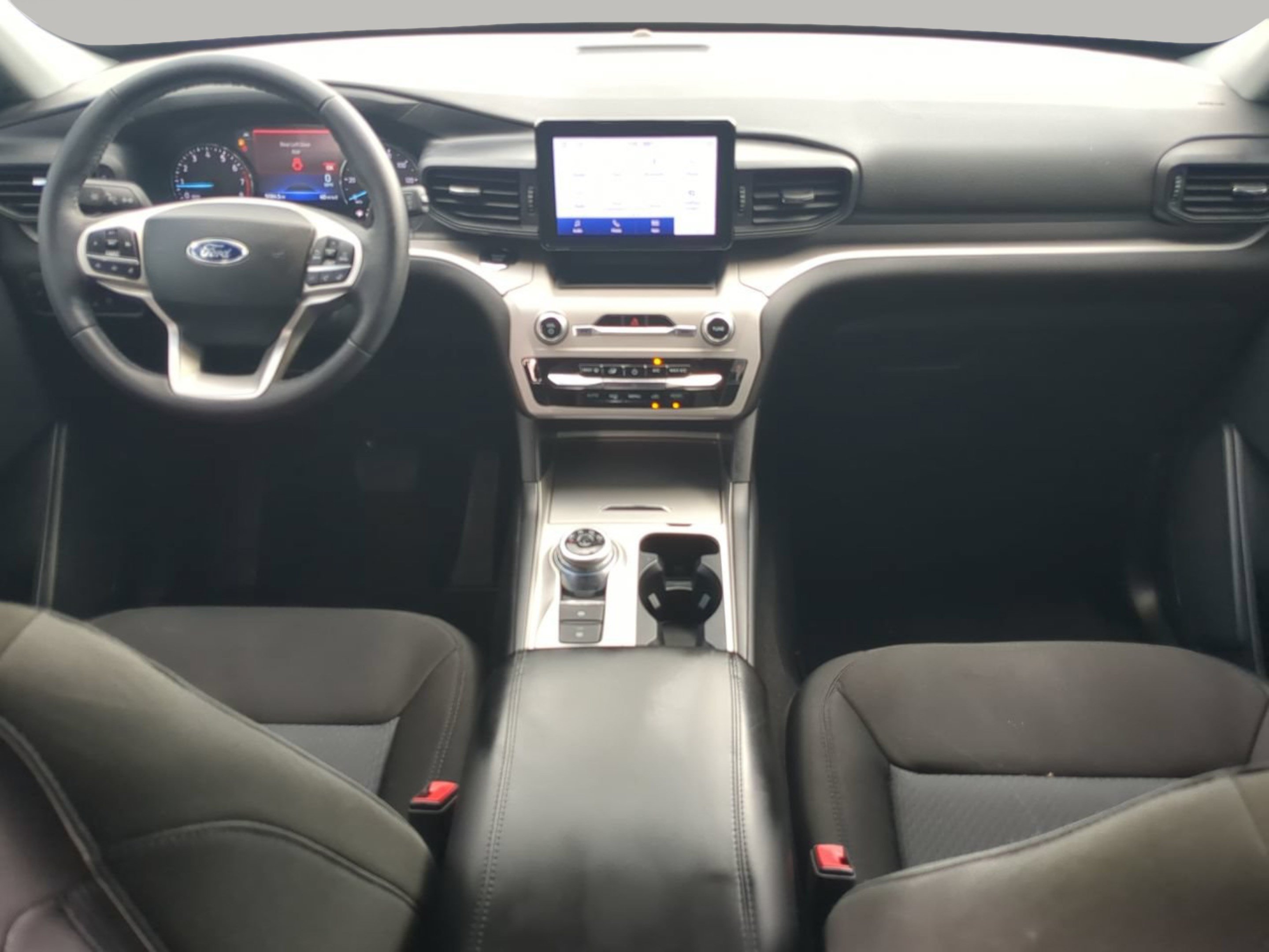 Used 2023 Ford Explorer XLT RWD image 4
