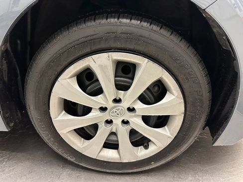Used 2021 Toyota Corolla LE image 27