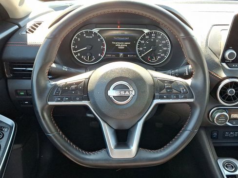 Used 2025 Nissan Sentra SR FWD image 19