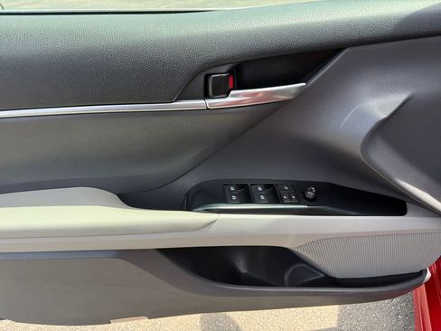 Used 2019 Toyota Camry SE FWD image 26