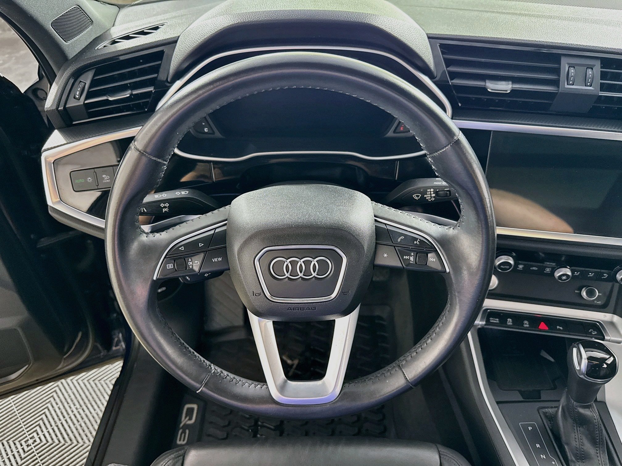 Used 2020 Audi Q3 2.0T Premium Plus w/ Premium Plus Package AWD/4WD image 16