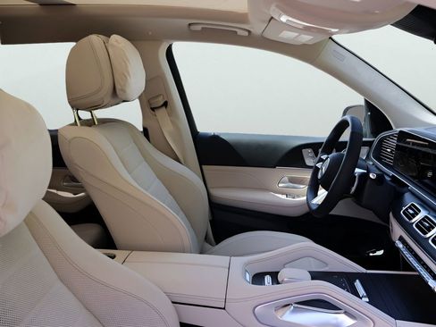 New 2026 Mercedes-Benz GLS 450 4MATIC image 8