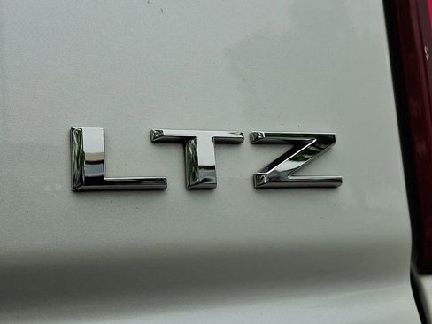 Used 2019 Chevrolet Silverado 1500 LTZ w/ LTZ Plus Package AWD/4WD image 34