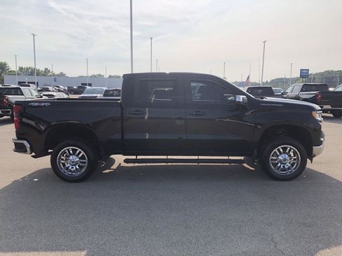 Used 2022 Chevrolet Silverado 1500 LT w/ Protection Package AWD/4WD image 8