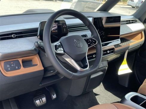 New 2025 Volkswagen ID. Buzz Pro S RWD image 17