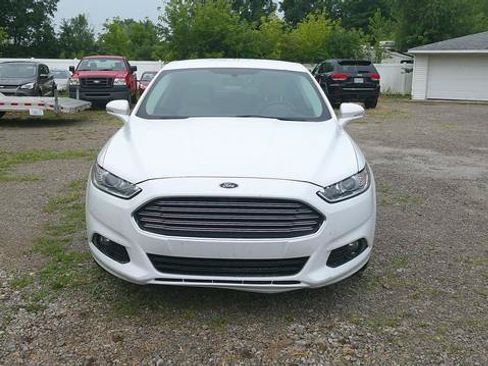 Used 2016 Ford Fusion Titanium FWD image 2