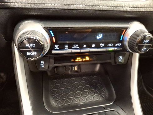 Used 2025 Toyota RAV4 XLE Premium image 24