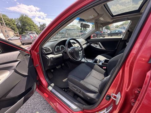 Used 2010 Toyota Camry SE image 13