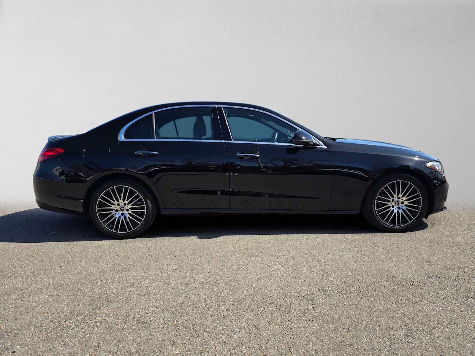 Used 2025 Mercedes-Benz C 300 Sedan image 2