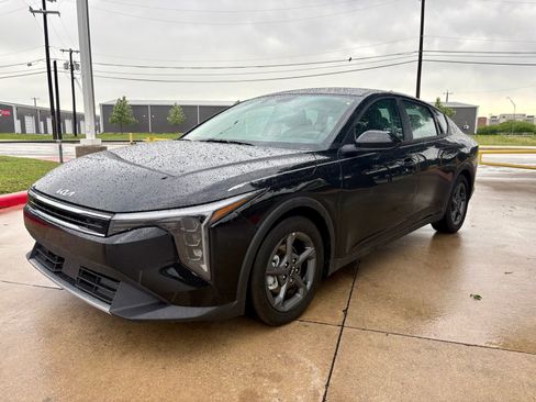Used 2025 Kia K4 FWD image 9