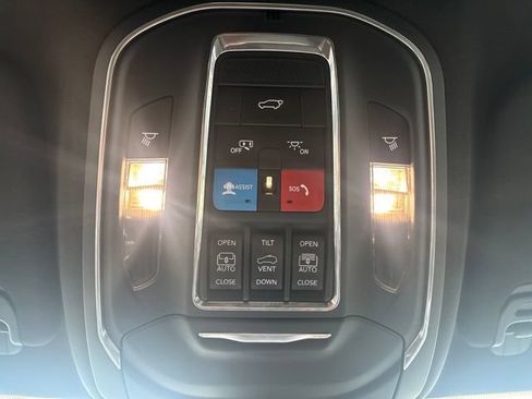 Used 2024 Jeep Wagoneer Series II w/ Convenience Group I AWD/4WD image 40