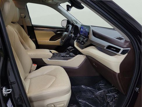 Used 2022 Toyota Highlander Platinum AWD/4WD image 10