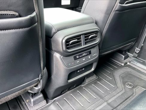 Certified 2025 Honda Pilot Touring image 34