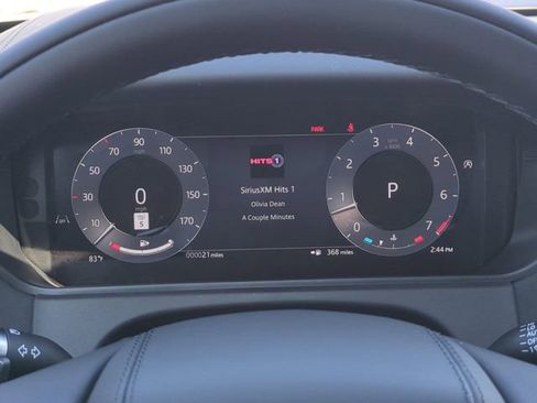 New 2026 Land Rover Range Rover Velar Dynamic SE image 8