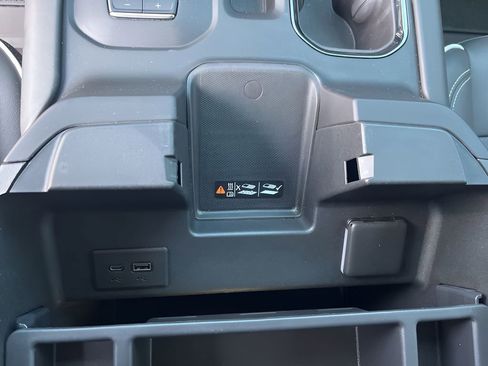 Used 2023 GMC Sierra 1500 AT4X image 31