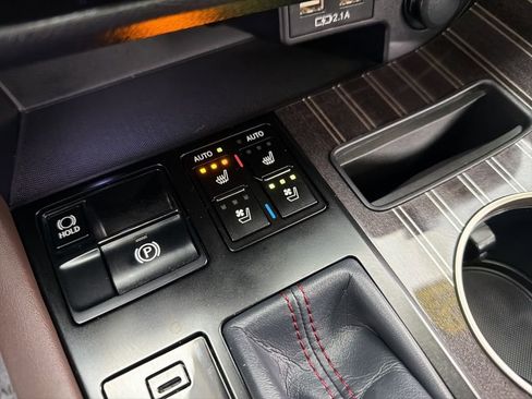 Used 2020 Lexus RX 450h AWD w/ Luxury Package image 19