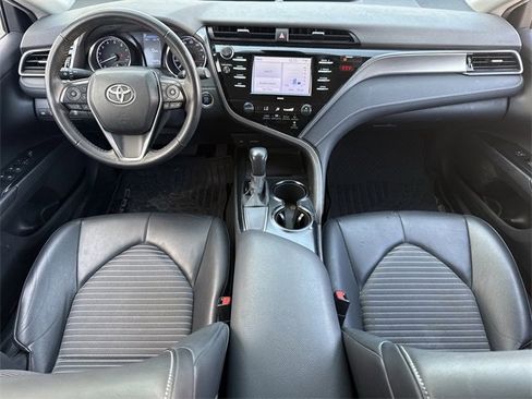 Used 2020 Toyota Camry SE w/ Convenience Package image 10