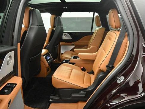 Certified 2023 Lincoln Aviator Black Label Grand Touring w/ Class IV Trailer Tow Package AWD/4WD image 22