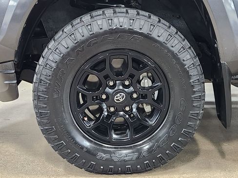 Used 2022 Toyota Tacoma SR5 image 28