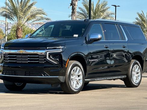 New 2026 Chevrolet Suburban Premier image 8