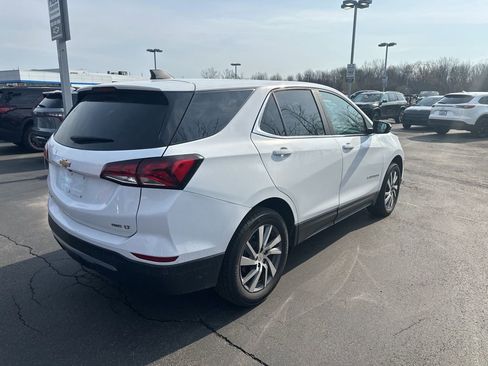 Used 2024 Chevrolet Equinox LT AWD/4WD image 2