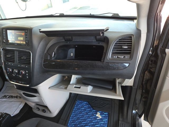 Used 2017 Dodge Grand Caravan SE w/ Power Window Group FWD image 44