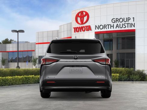 New 2026 Toyota Sienna Platinum image 8