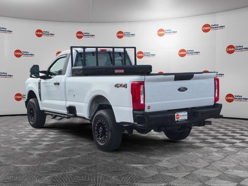 Used 2025 Ford F250 XL AWD/4WD image 3