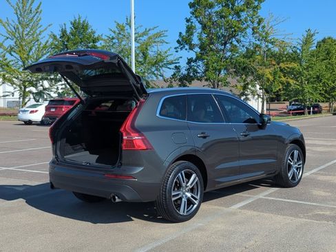 Used 2020 Volvo XC60 T5 Momentum w/ Protection Package AWD/4WD image 5