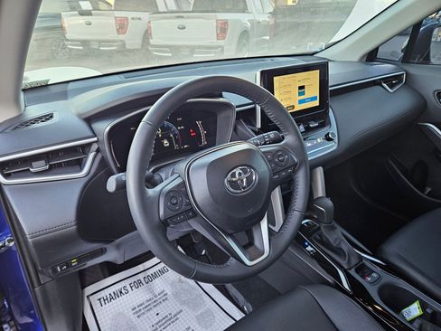 Used 2025 Toyota Corolla Cross XLE image 15