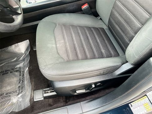 Used 2020 Ford Fusion SE image 19