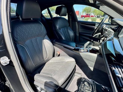 Used 2018 BMW M550i xDrive AWD/4WD image 12