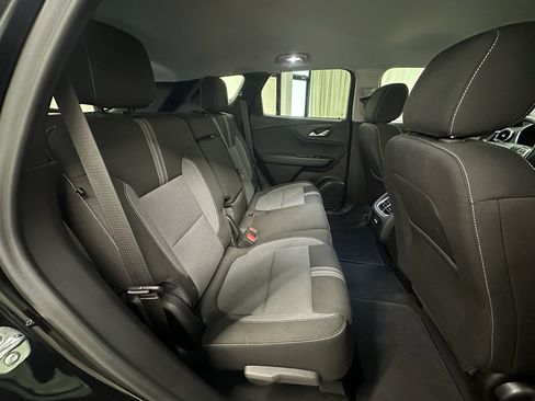 Used 2025 Chevrolet Blazer LT AWD/4WD image 18