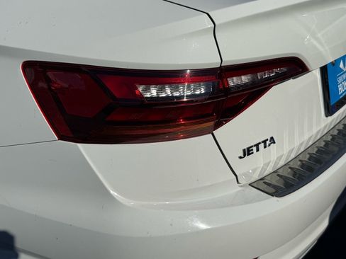 Used 2019 Volkswagen Jetta SE image 10