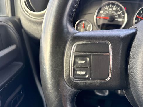 Used 2018 Jeep Wrangler Unlimited Sahara image 29