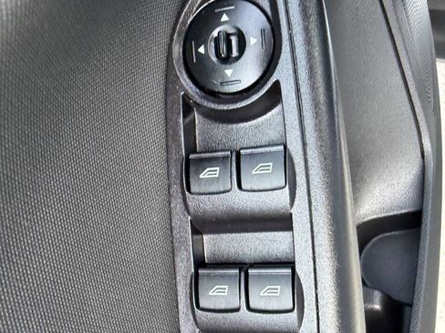 Used 2017 Ford Focus SE image 22