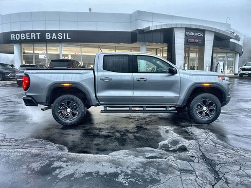 Used 2024 GMC Canyon Elevation w/ Elevation Premium Package image 9