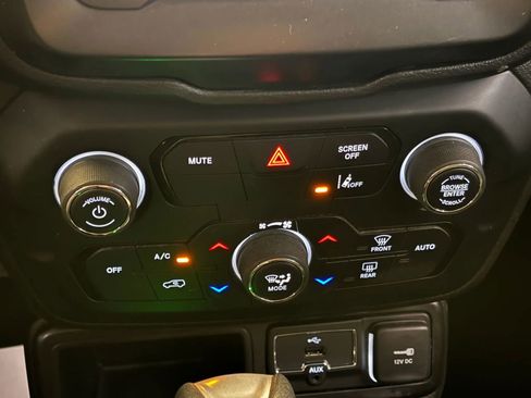 Used 2021 Jeep Renegade Sport FWD image 38