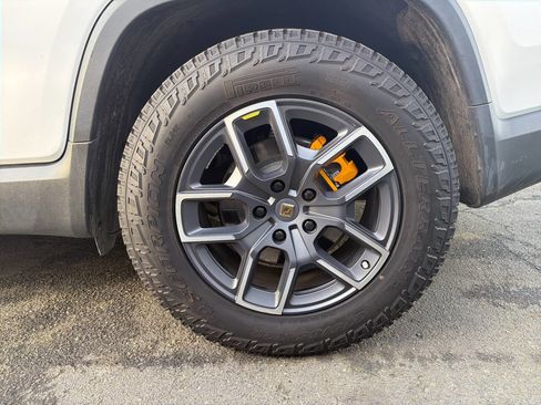 Used 2022 Rivian R1T Adventure image 2