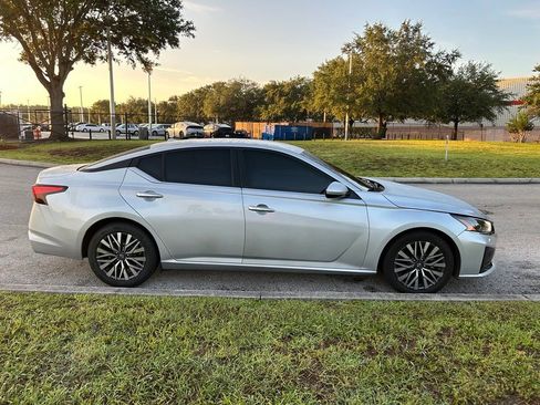 Used 2023 Nissan Altima 2.5 SV FWD image 7