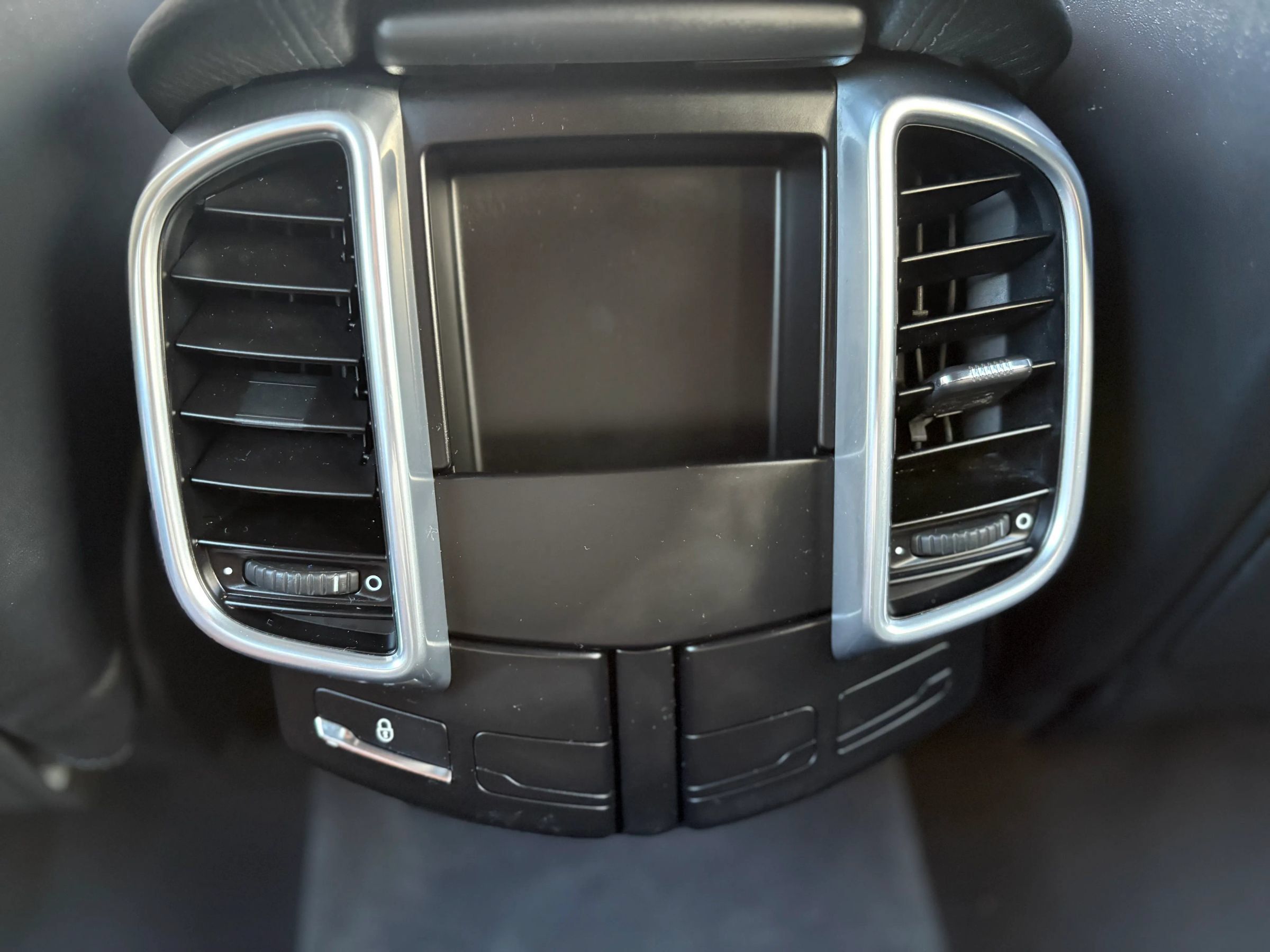 Used 2012 Porsche Cayenne S AWD/4WD image 29