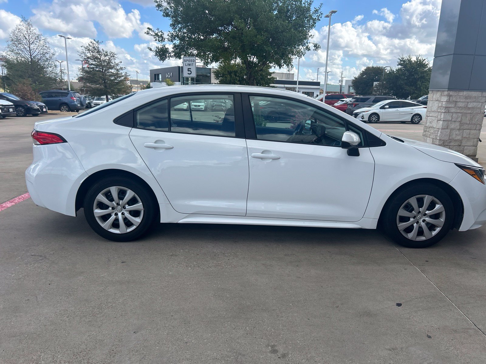 Used 2025 Toyota Corolla LE FWD image 7