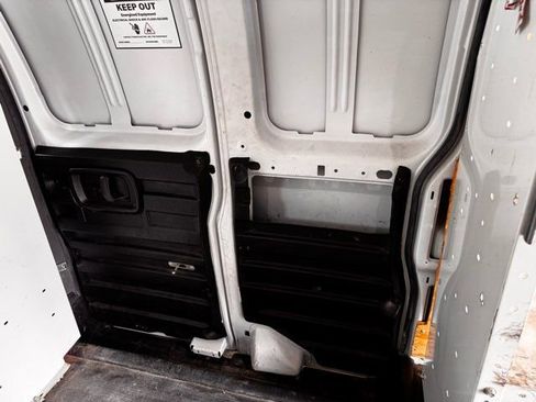 Used 2017 GMC Savana 3500 RWD image 26