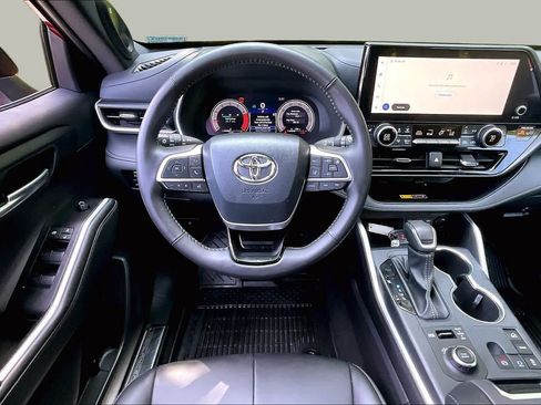 Used 2026 Toyota Highlander XSE AWD/4WD image 6